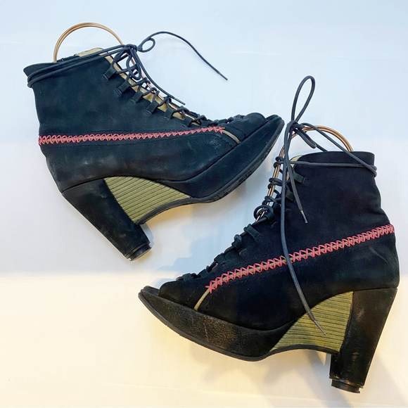 John Fluevog Angelou Open Toe Platform Bootie 7 | Avant-Garde Designer Shoe - Picture 16 of 17